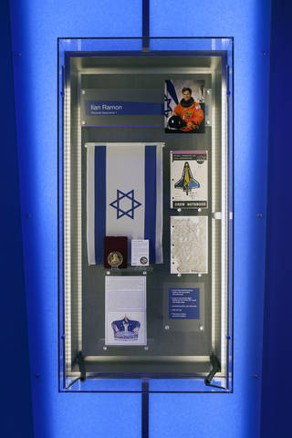 Shuttle Columbia debris collected in E. Texas goes on public display for first time 03